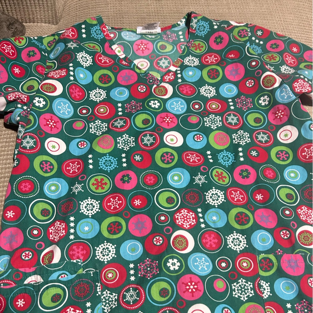 Women’s Holiday scrub Top — Green Multi